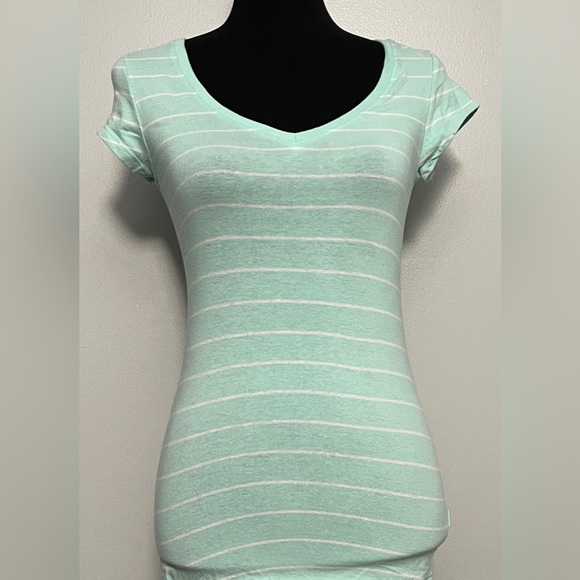 2 T-Shirt bundle - Picture 3 of 4